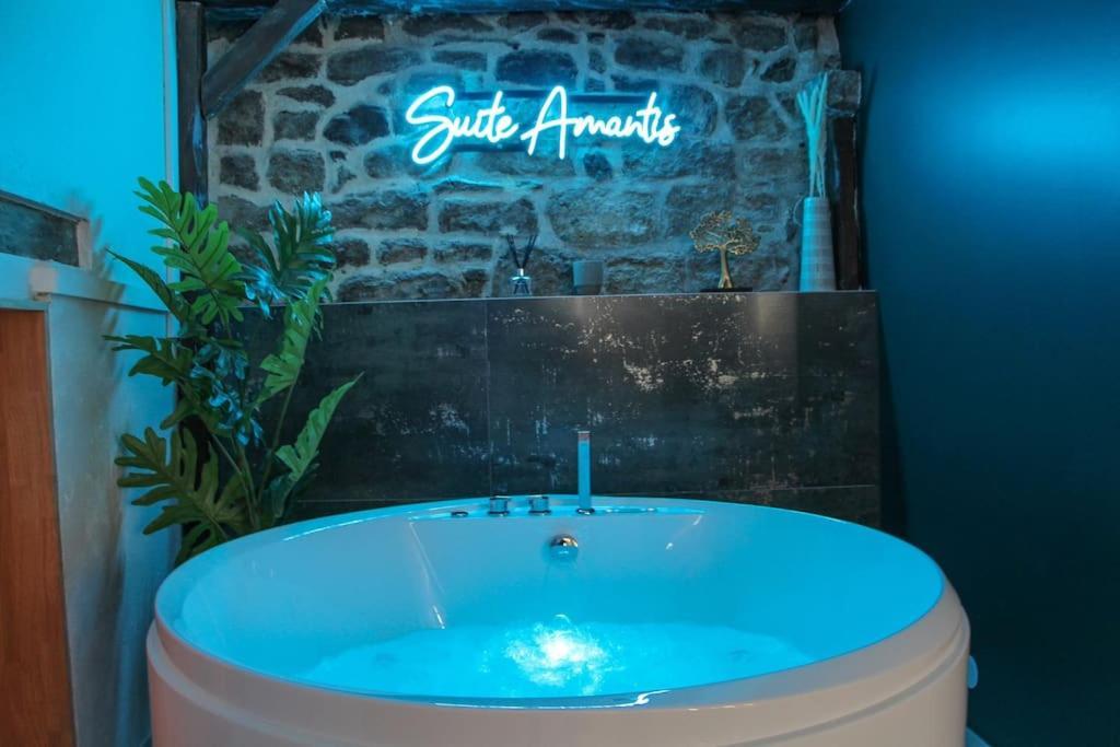 Suite Luxueuse Jacuzzi Suite Amantis By Noma 圣沙蒙 外观 照片